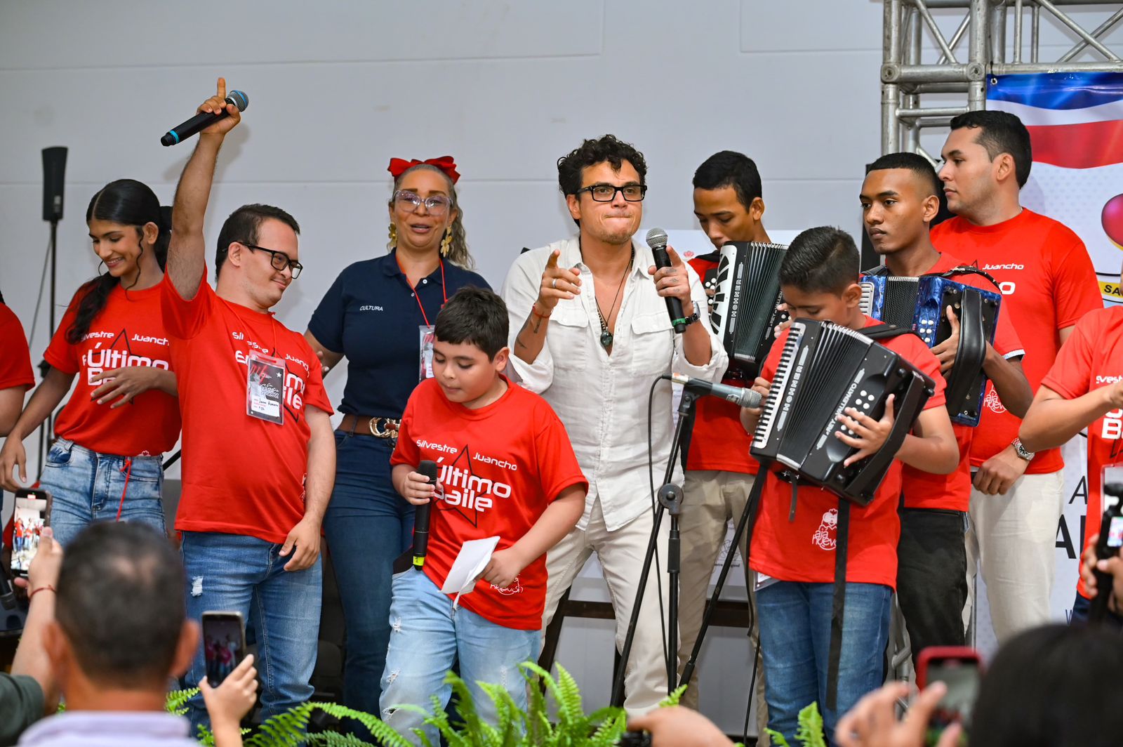 FIRMA SILVESTRE DANGOND Y ALCALDÍA DE VALLEDUPAR (1).jpg