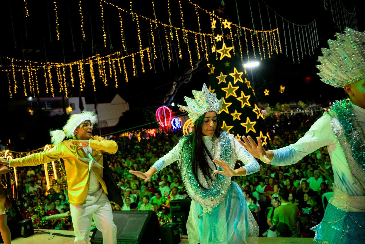Alcaldía de Valledupar lleva gran show navideño como regalo a Valencia y Villa Miriam